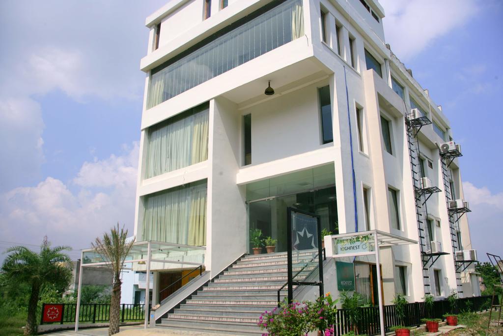 Hotel Highnest Singapperumalkovil Екстериор снимка